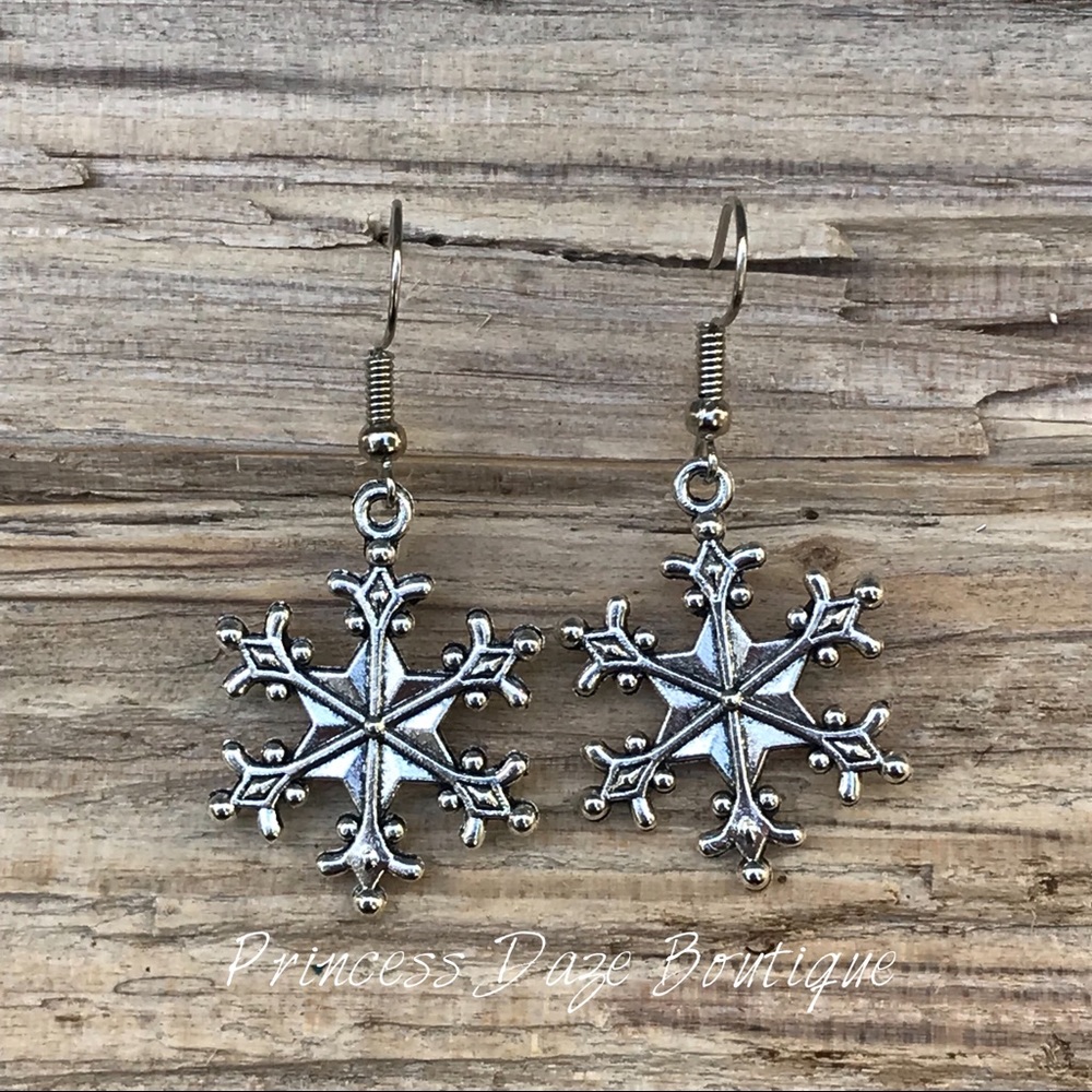 Snowflake Dangle‎ Earrings